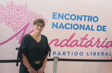 Vereadora Patrícia Wallauer participa de encontro de formação política em Brasília
