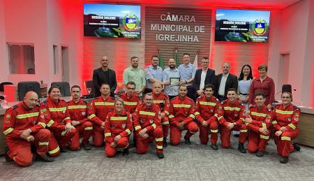 Câmara de Igrejinha homenageia Bombeiros Voluntários pelos 20 anos
